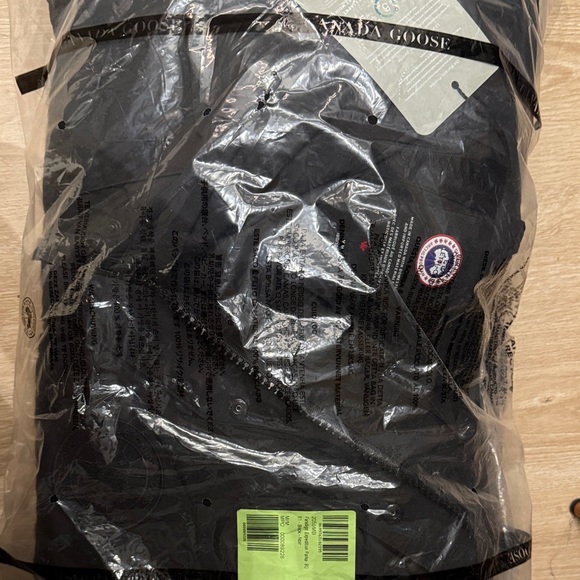 Canada Goose Paradigm Expedition Parka - Picture 6 of 7